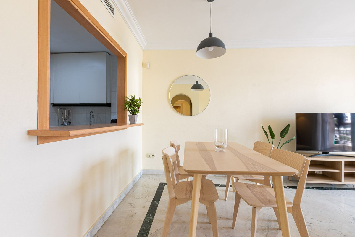 Se vende Apartamento Planta Media de 2 dormitorios en Costa Del Sol, Málaga, España