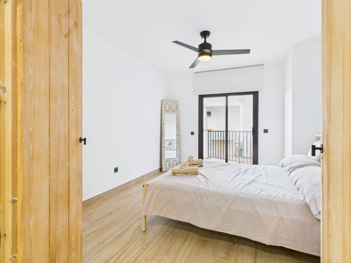 3 Bed Apartment for sale in La Duquesa Costa Del Sol, Málaga, Spain