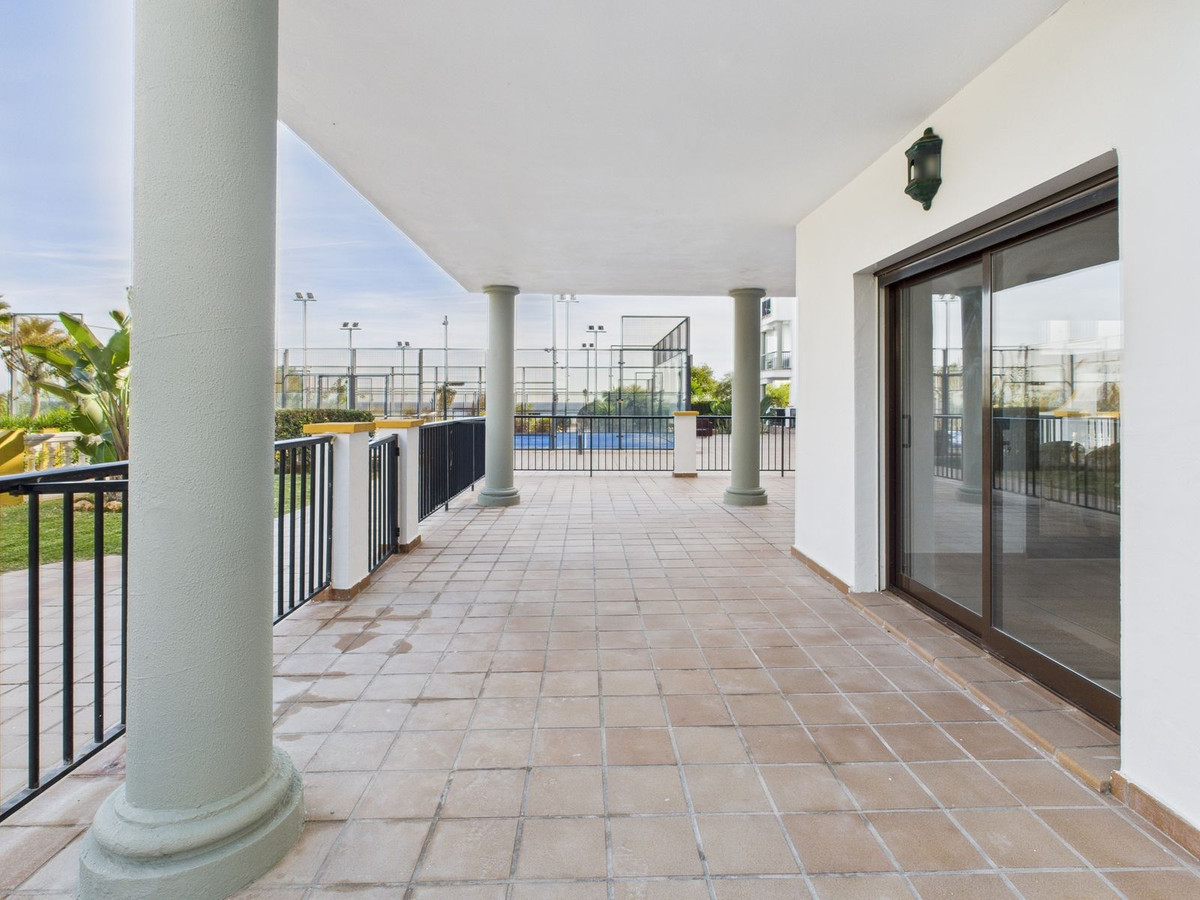 3 Bed Apartment for sale in La Duquesa Costa Del Sol, Málaga, Spain
