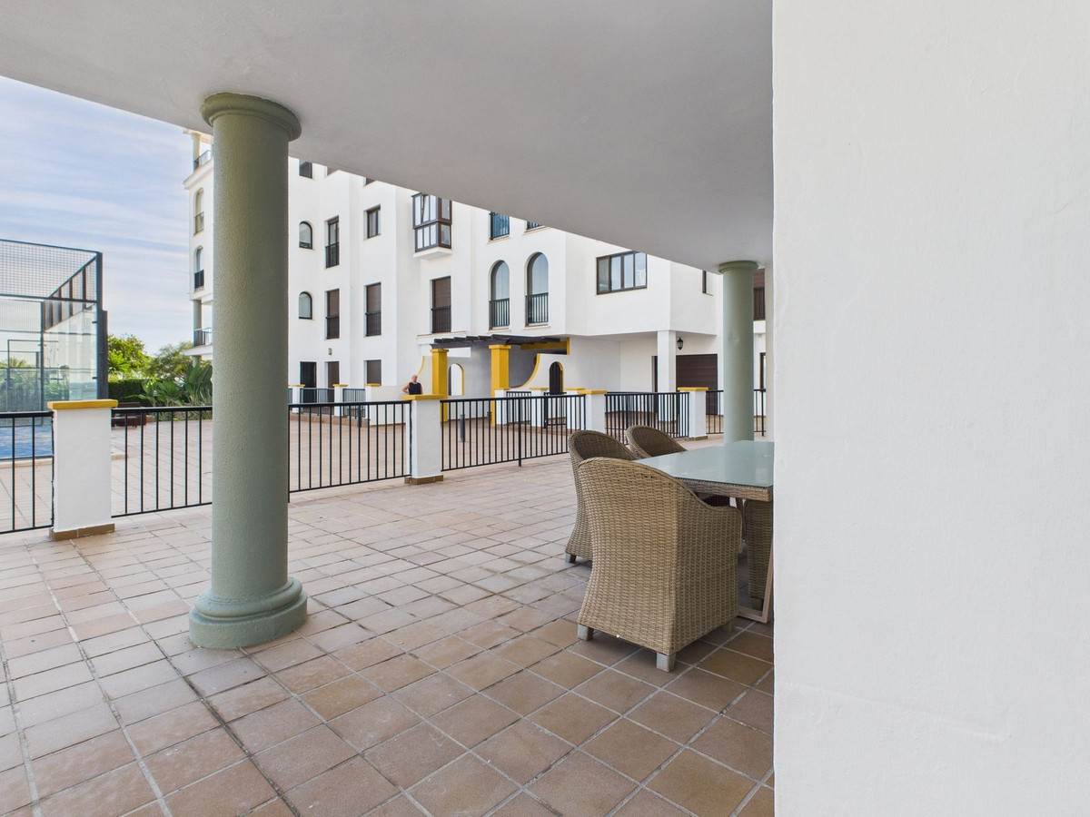 3 Bed Apartment for sale in La Duquesa Costa Del Sol, Málaga, Spain