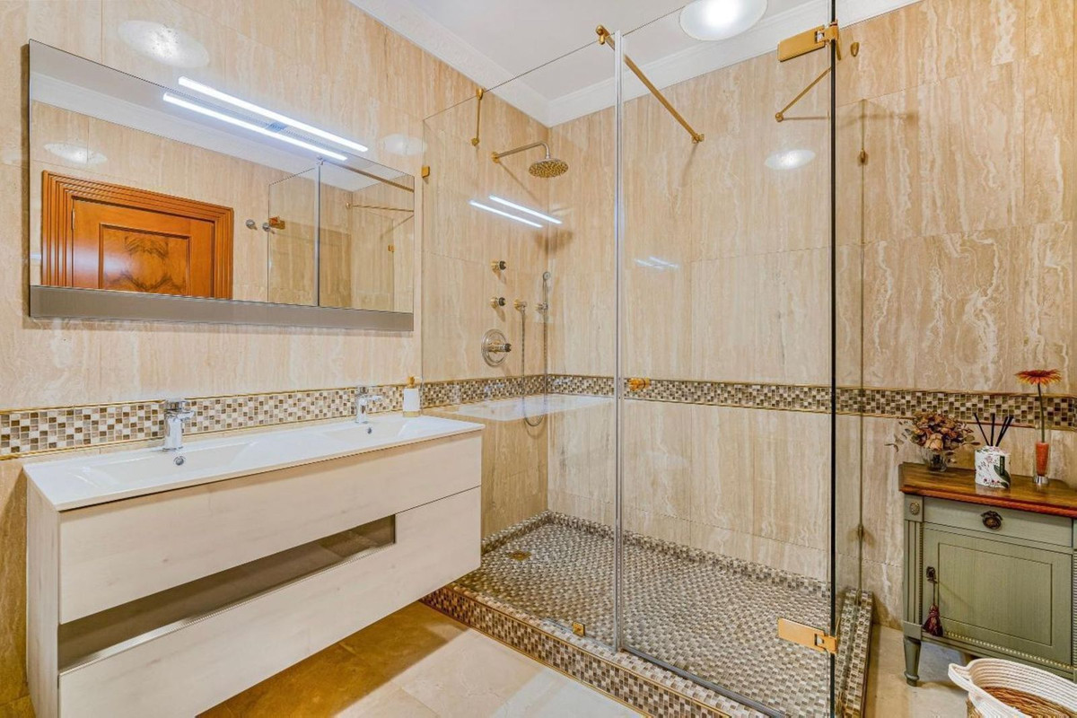 4 Bed Townhouse for sale in Nagüeles Costa Del Sol, Málaga, Spain