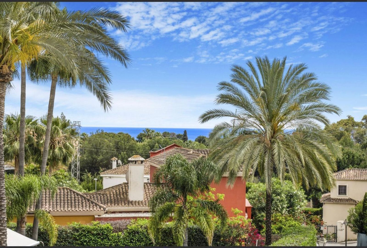 4 Bed Townhouse for sale in Nagüeles Costa Del Sol, Málaga, Spain