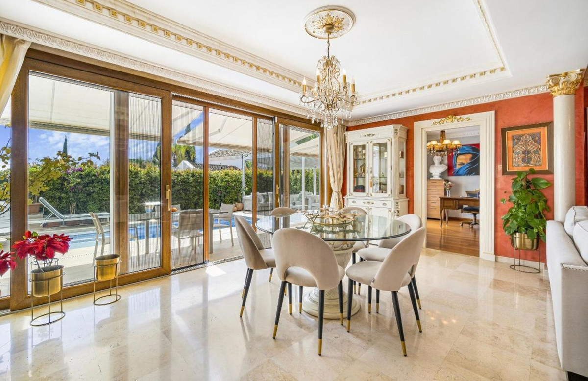 4 Bed Townhouse for sale in Nagüeles Costa Del Sol, Málaga, Spain