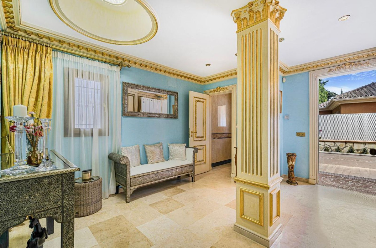 4 Bed Townhouse for sale in Nagüeles Costa Del Sol, Málaga, Spain