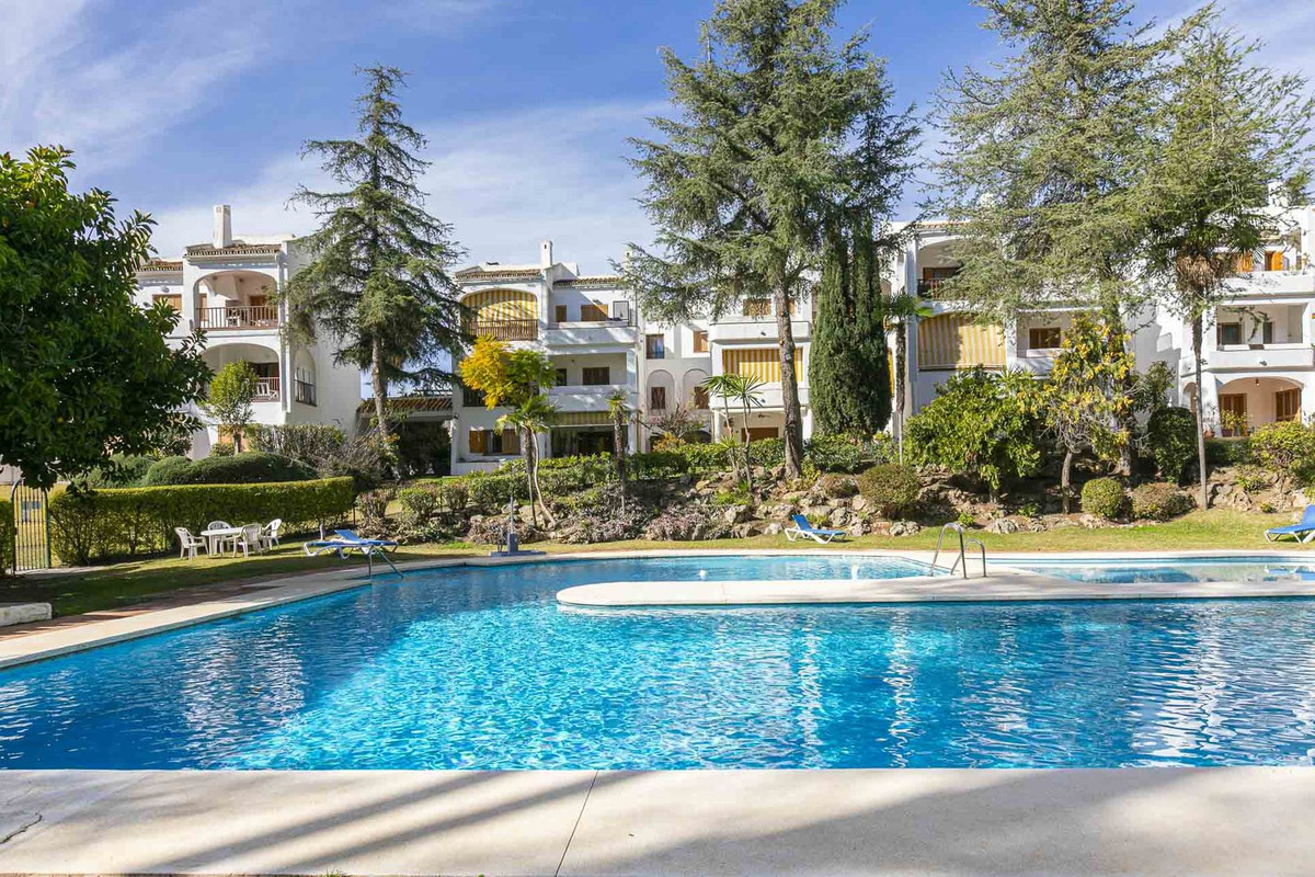 2 Bed Apartment for sale in Nueva Andalucía Costa Del Sol, Málaga, Spain