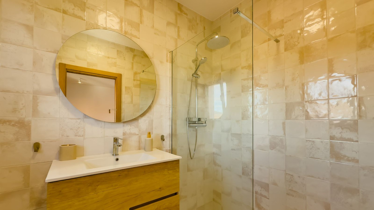 6 Bed Townhouse for sale in Montes De Málaga Málaga Ciudad, Málaga, Spain