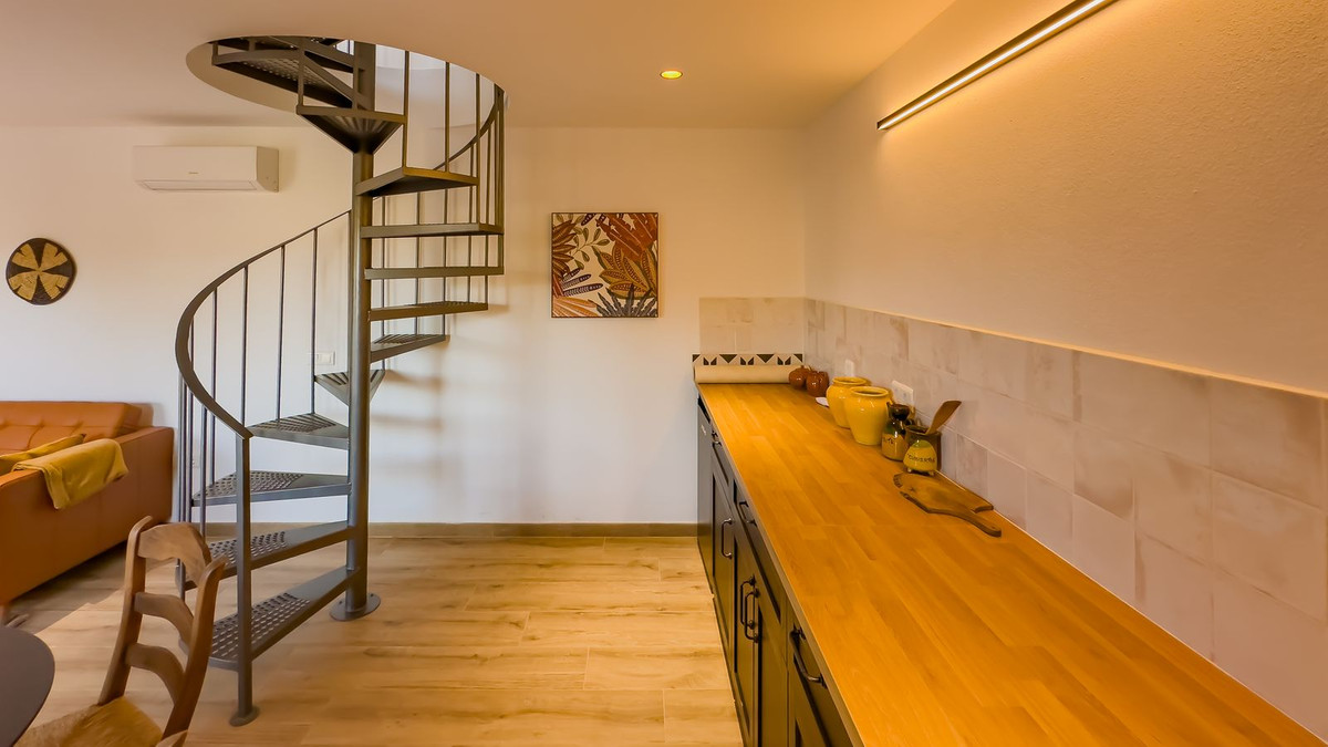 6 Bed Townhouse for sale in Montes De Málaga Málaga Ciudad, Málaga, Spain