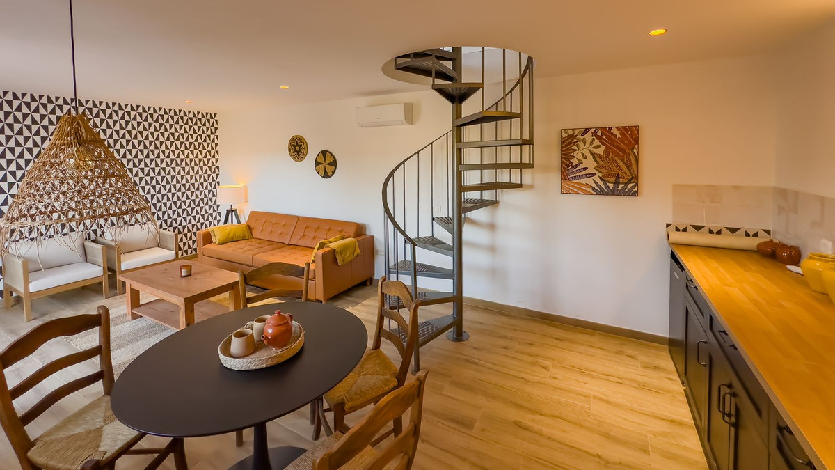 6 Bed Townhouse for sale in Montes De Málaga Málaga Ciudad, Málaga, Spain
