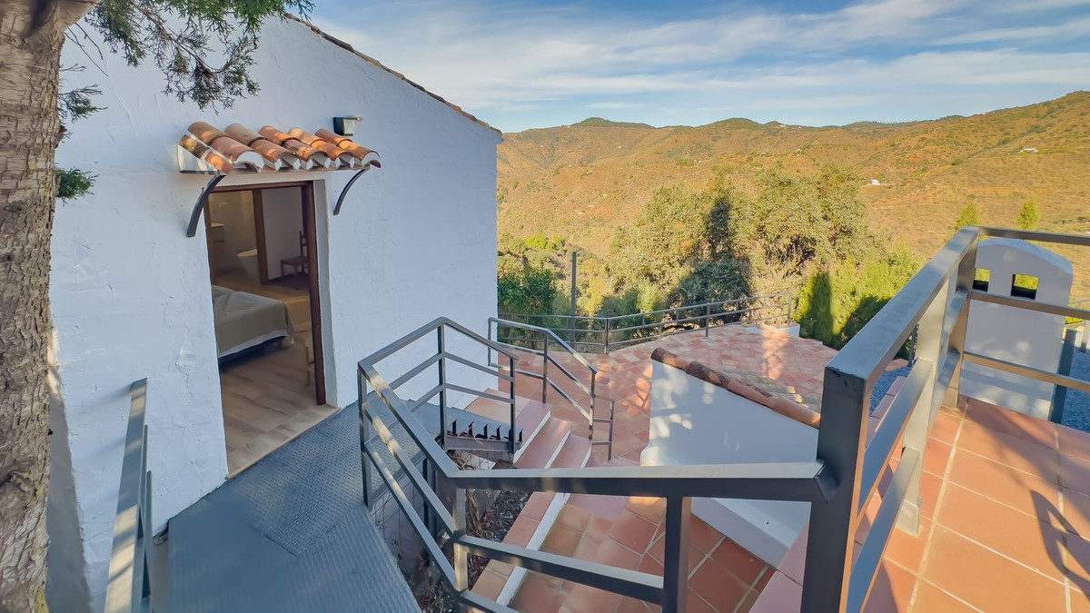 6 Bed Townhouse for sale in Montes De Málaga Málaga Ciudad, Málaga, Spain