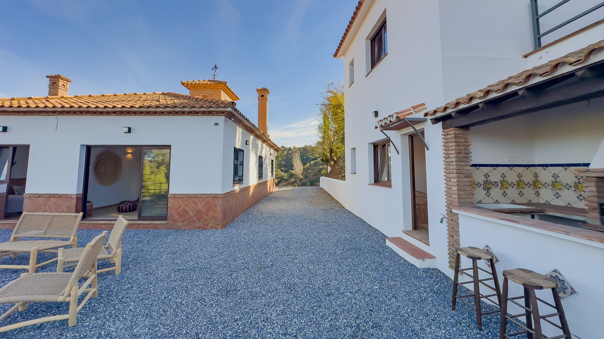 6 Bed Townhouse for sale in Montes De Málaga Málaga Ciudad, Málaga, Spain