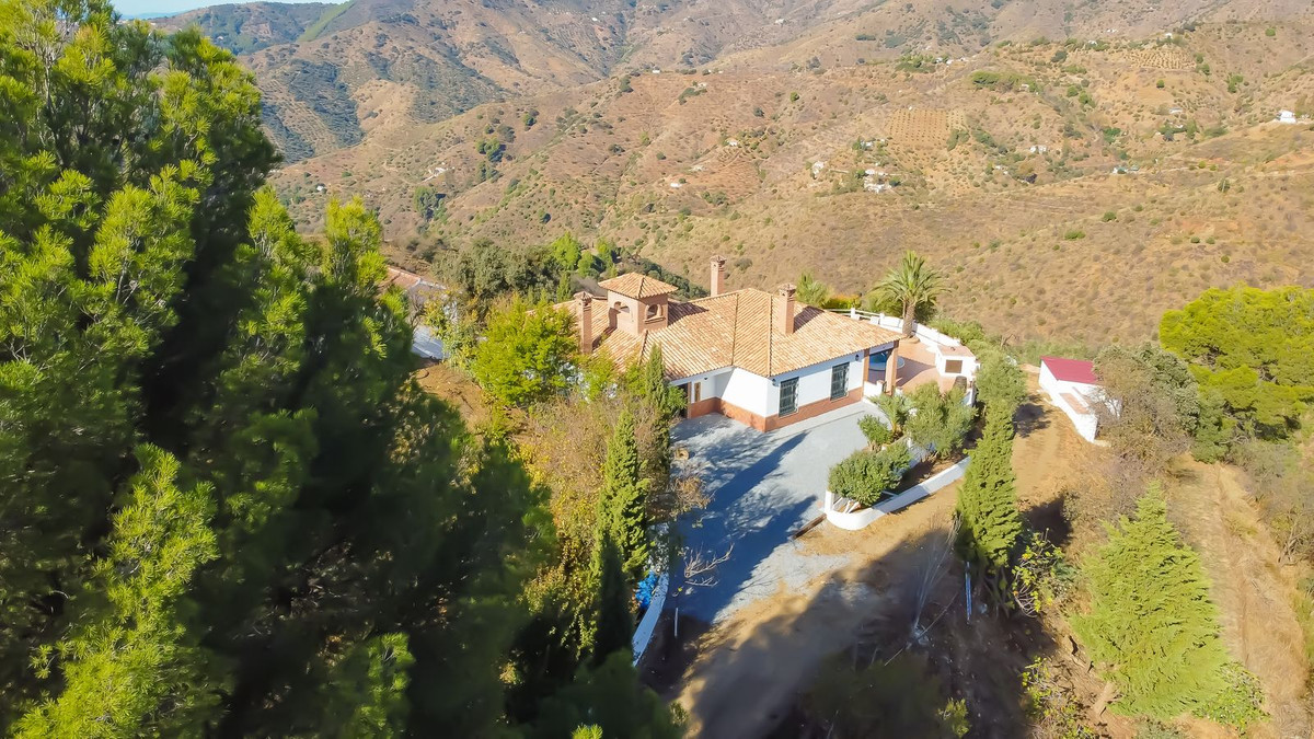 6 Bed Townhouse for sale in Montes De Málaga Málaga Ciudad, Málaga, Spain
