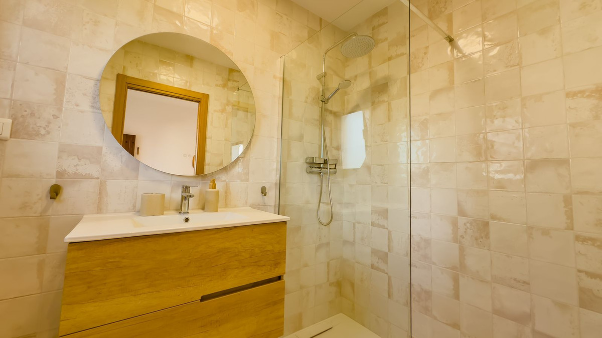 6 Bed Townhouse for sale in Montes De Málaga Málaga Ciudad, Málaga, Spain