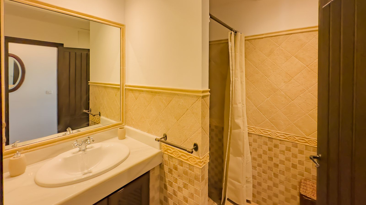 6 Bed Townhouse for sale in Montes De Málaga Málaga Ciudad, Málaga, Spain