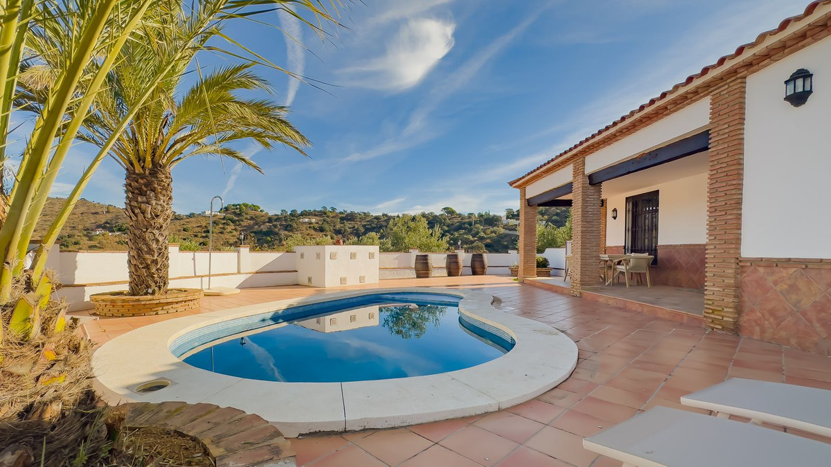 6 Bed Townhouse for sale in Montes De Málaga Málaga Ciudad, Málaga, Spain