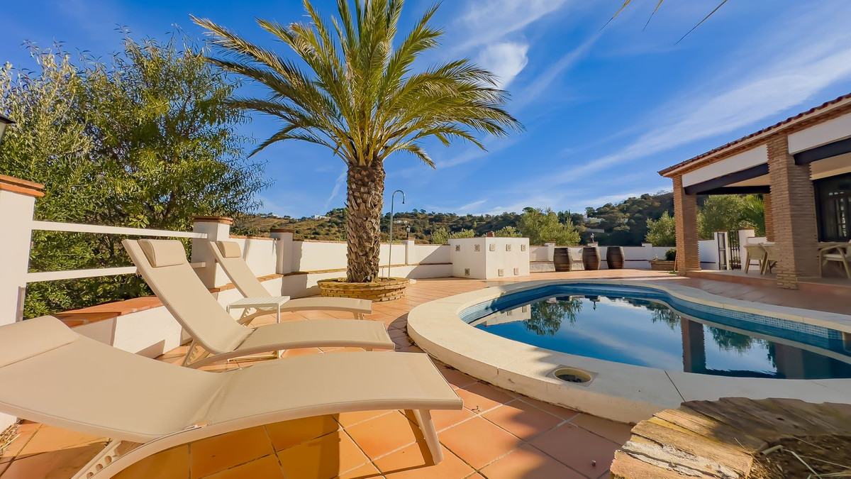 6 Bed Townhouse for sale in Montes De Málaga Málaga Ciudad, Málaga, Spain
