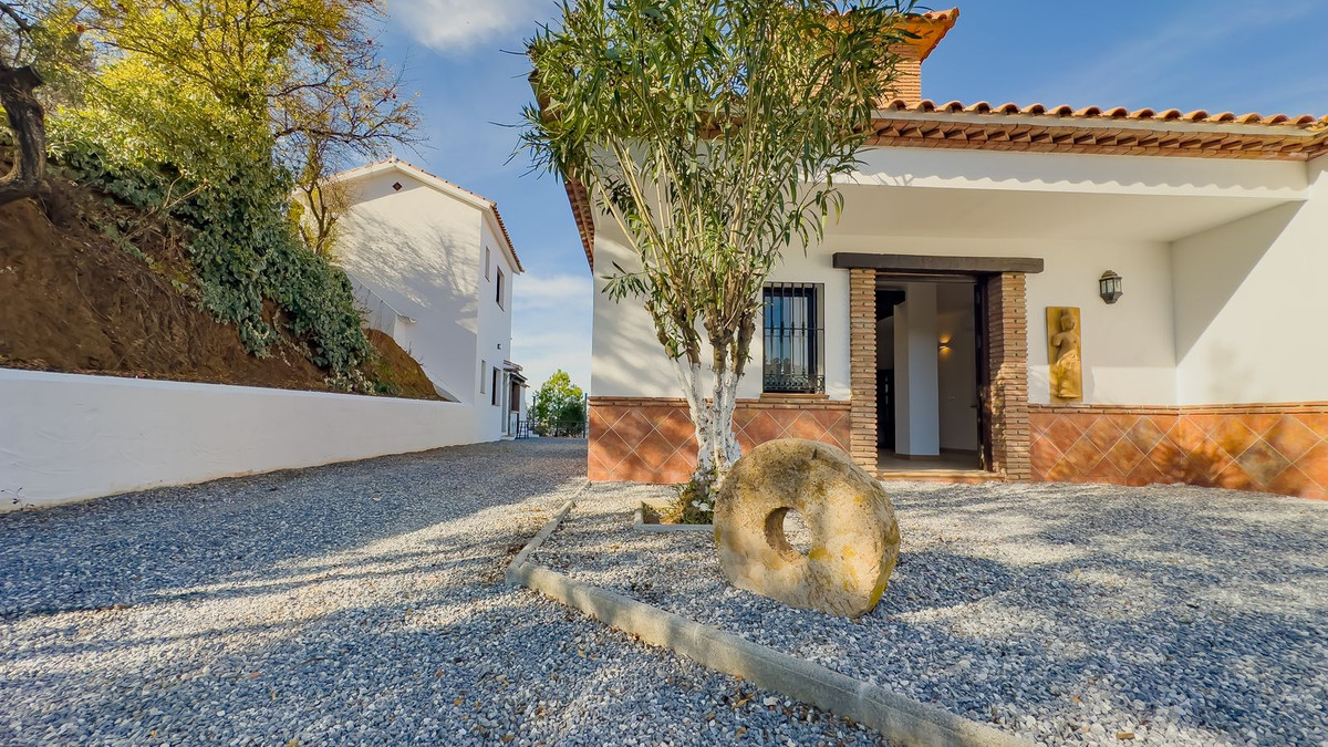 6 Bed Townhouse for sale in Montes De Málaga Málaga Ciudad, Málaga, Spain