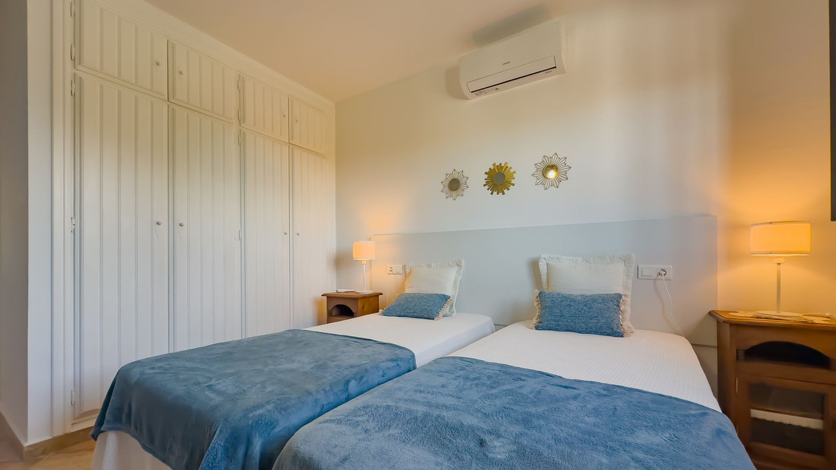 6 Bed Townhouse for sale in Montes De Málaga Málaga Ciudad, Málaga, Spain