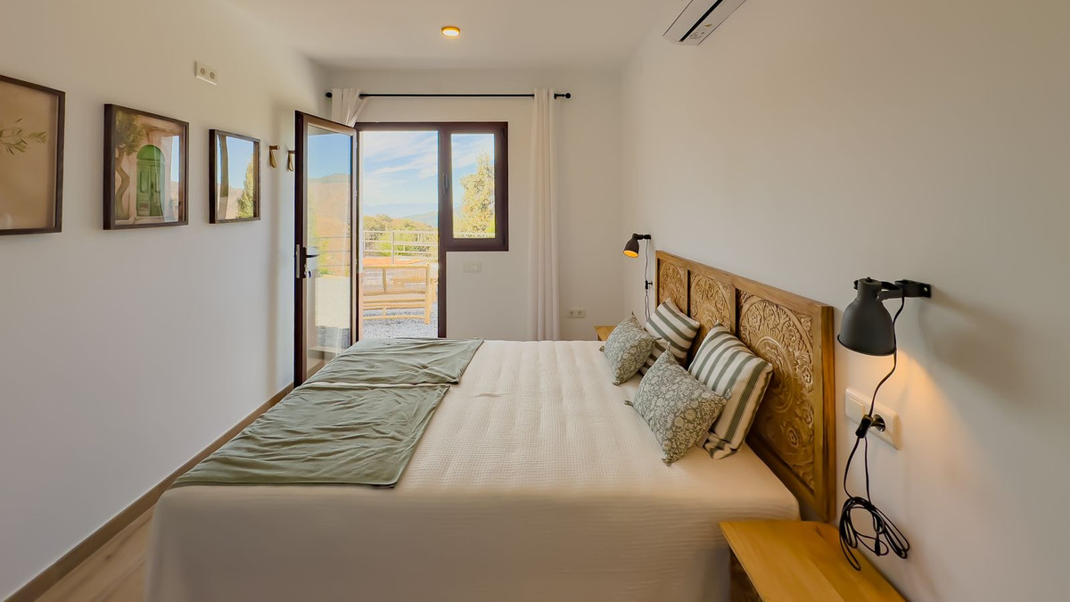 6 Bed Townhouse for sale in Montes De Málaga Málaga Ciudad, Málaga, Spain