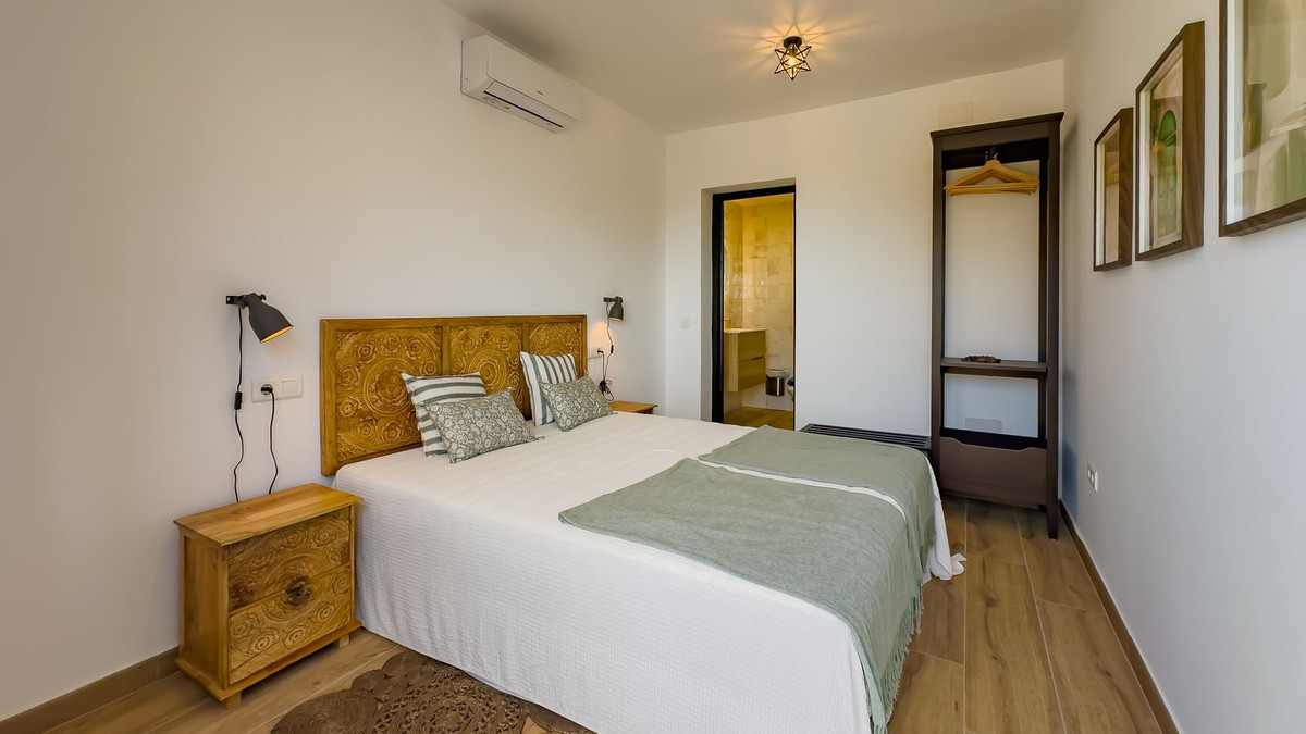 6 Bed Townhouse for sale in Montes De Málaga Málaga Ciudad, Málaga, Spain