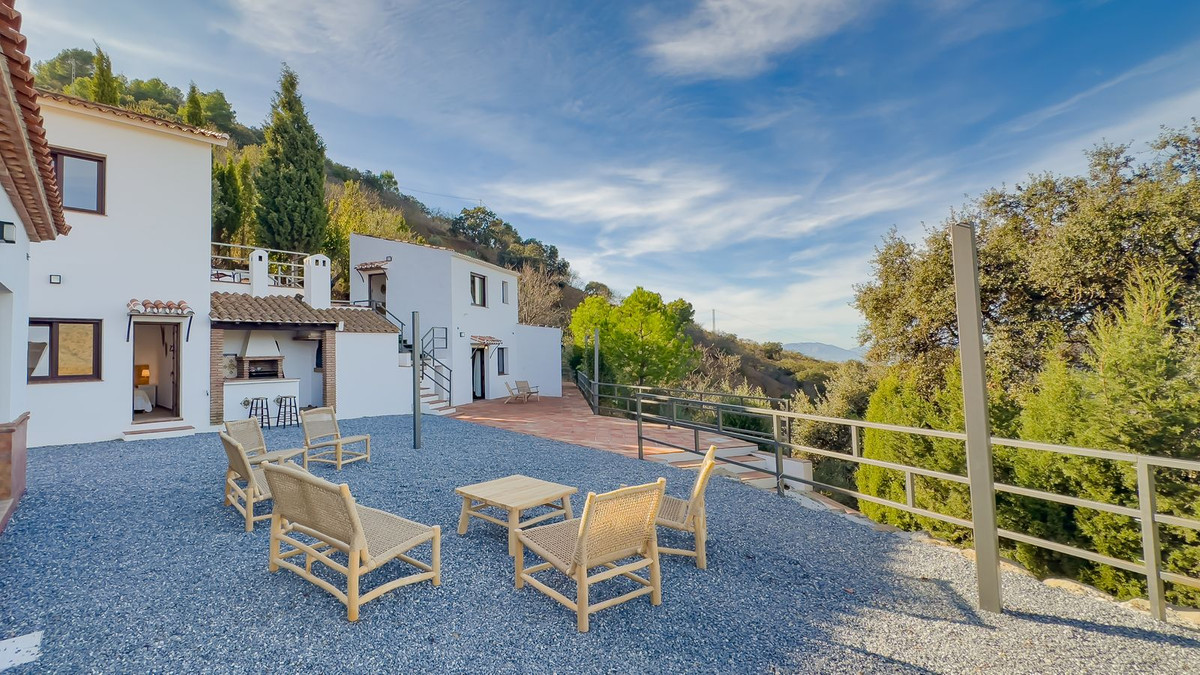 6 Bed Townhouse for sale in Montes De Málaga Málaga Ciudad, Málaga, Spain