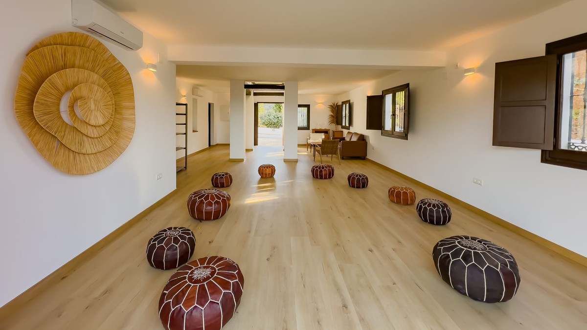 6 Bed Townhouse for sale in Montes De Málaga Málaga Ciudad, Málaga, Spain