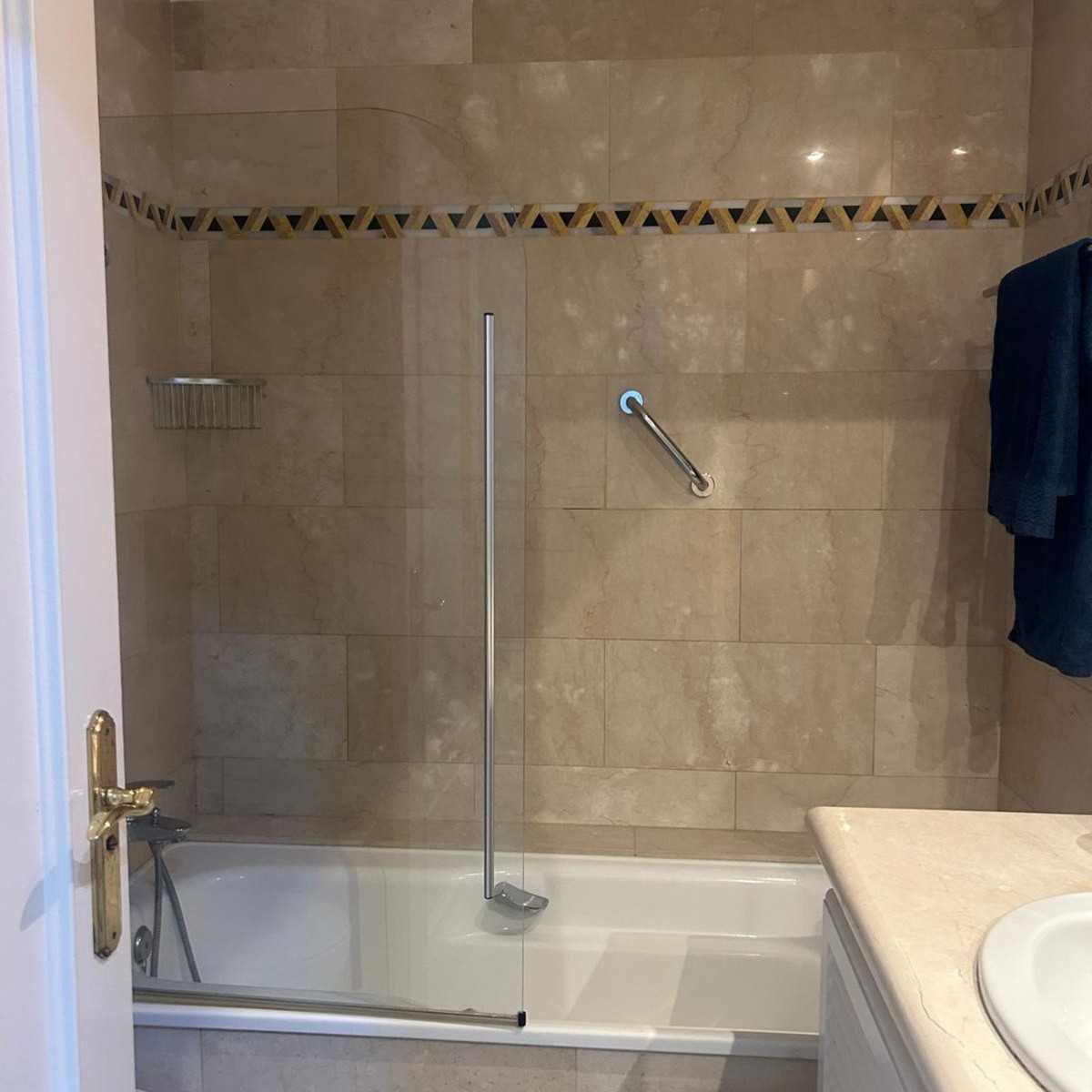 2 Bed Apartment for sale in Marbella Costa Del Sol, Málaga, Spain