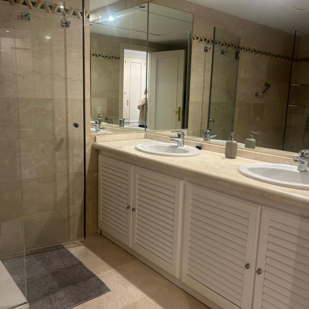 2 Bed Apartment for sale in Marbella Costa Del Sol, Málaga, Spain
