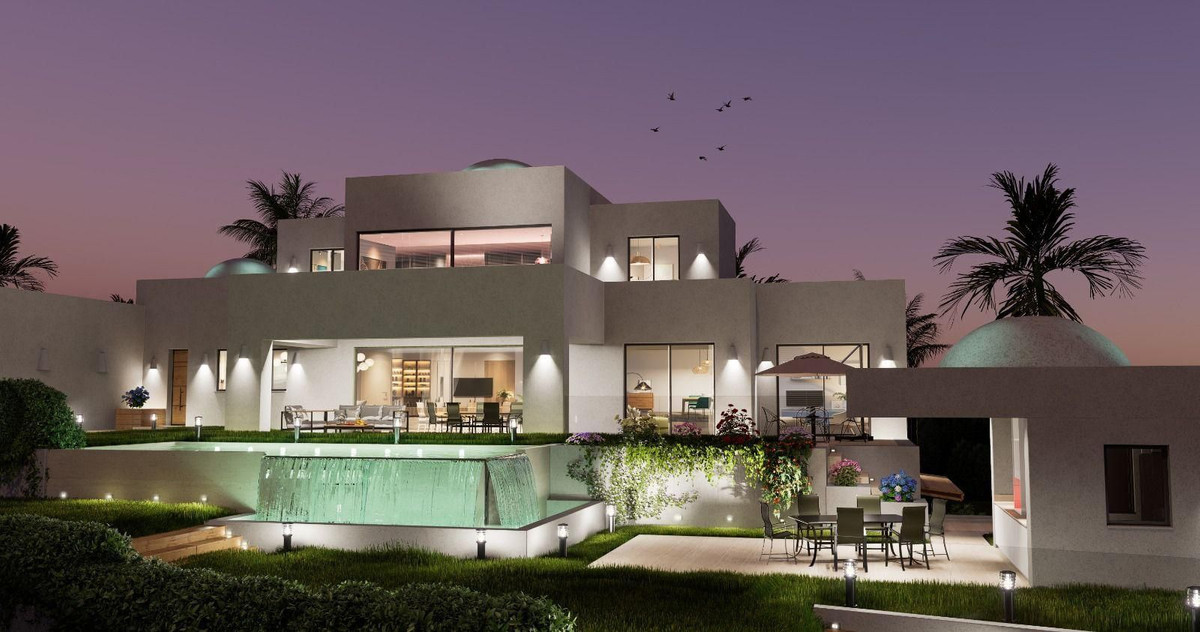 Se vende Villa - Chalet de 9 dormitorios en Costa Del Sol, Cadiz, España
