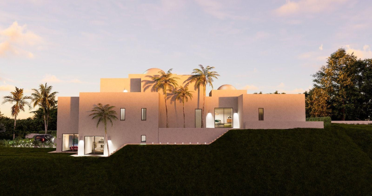 Se vende Villa - Chalet de 9 dormitorios en Costa Del Sol, Cadiz, España