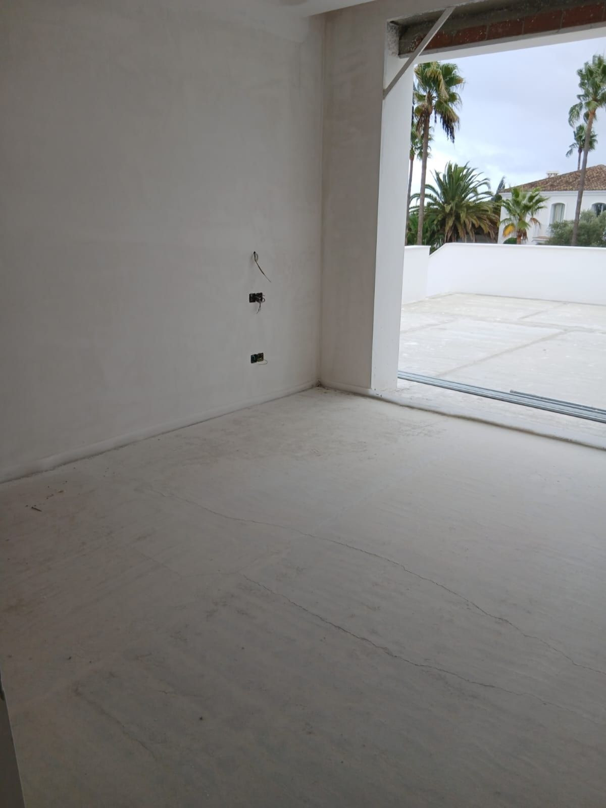 Se vende Villa - Chalet de 9 dormitorios en Costa Del Sol, Cadiz, España
