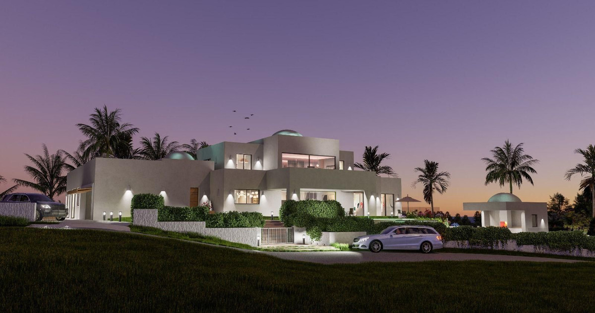 Se vende Villa - Chalet de 9 dormitorios en Costa Del Sol, Cadiz, España