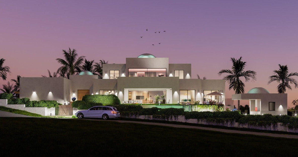 Se vende Villa - Chalet de 9 dormitorios en Costa Del Sol, Cadiz, España