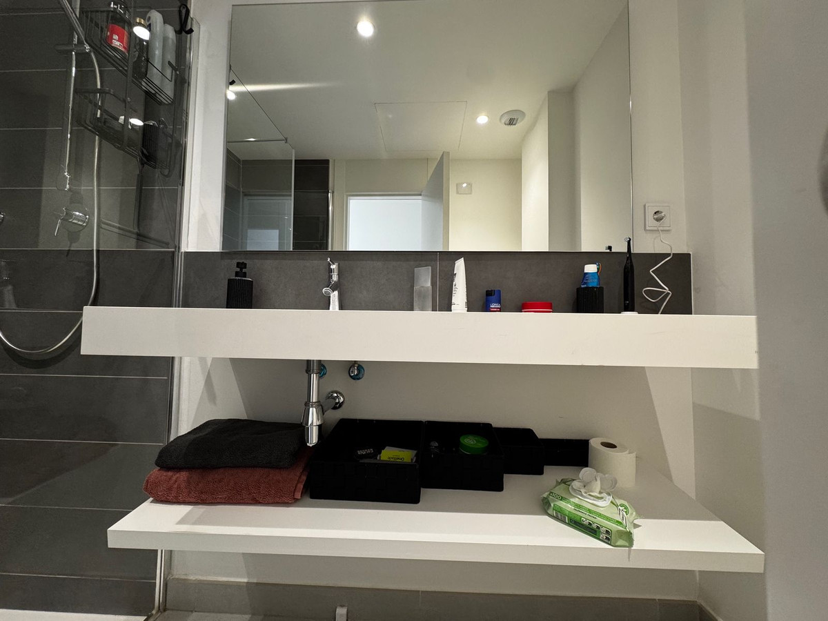 2 Bed Apartment for sale in Fuengirola Costa Del Sol, Málaga, Spain