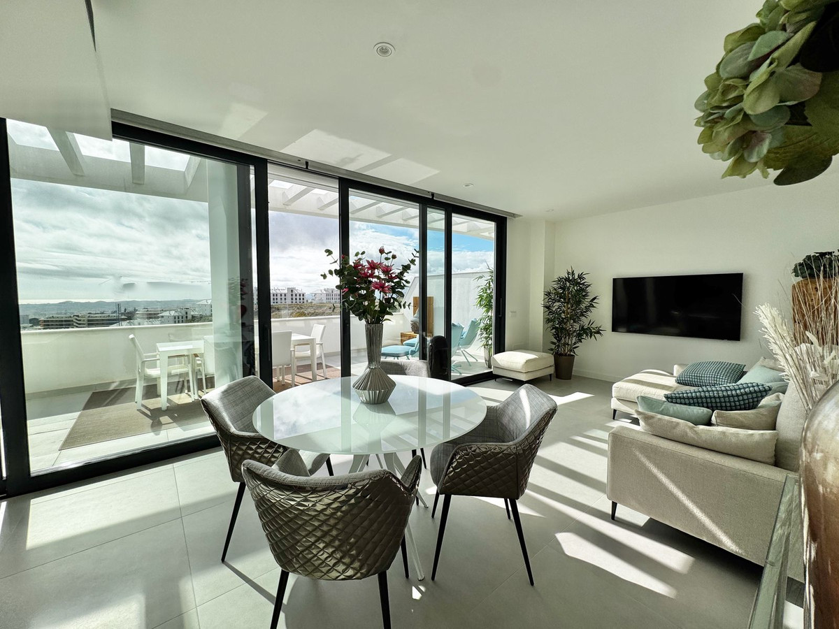 2 Bed Apartment for sale in Fuengirola Costa Del Sol, Málaga, Spain