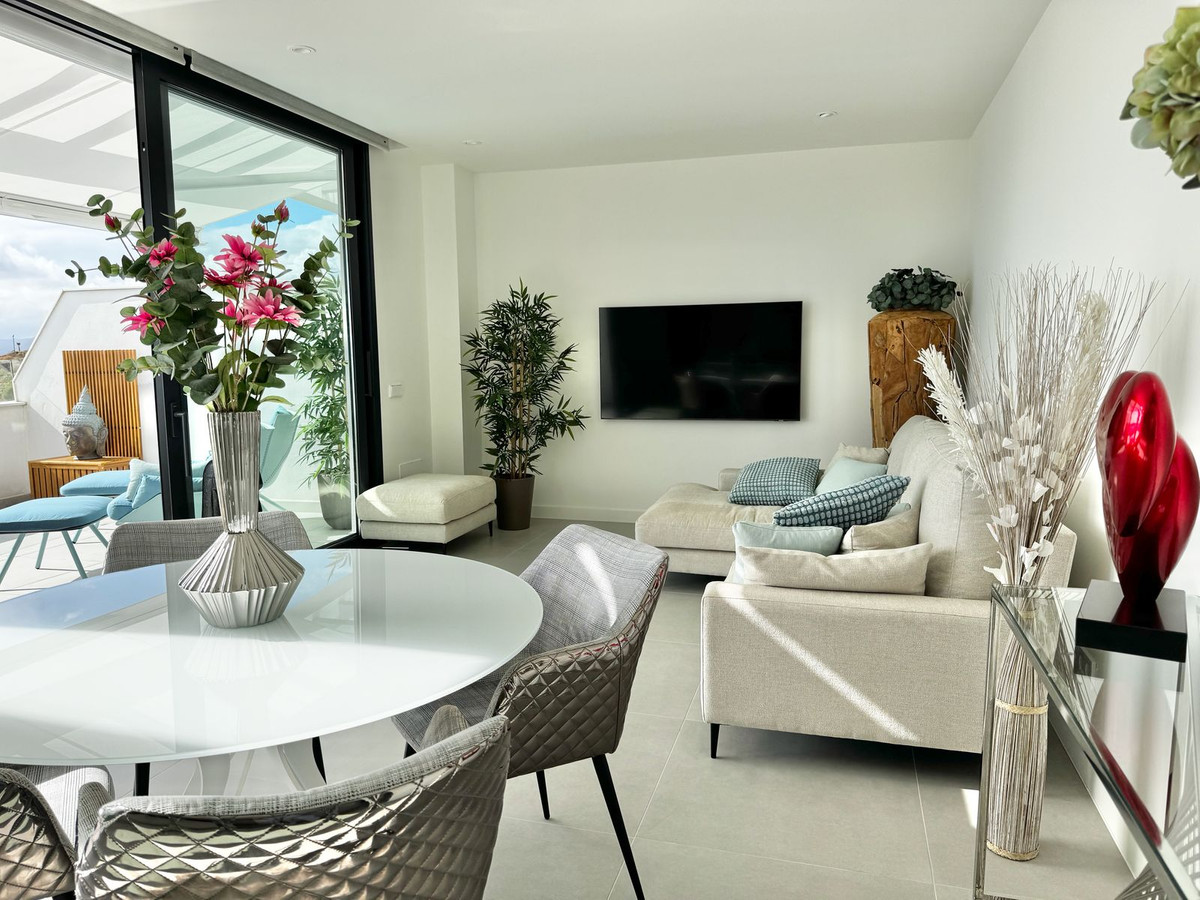 2 Bed Apartment for sale in Fuengirola Costa Del Sol, Málaga, Spain