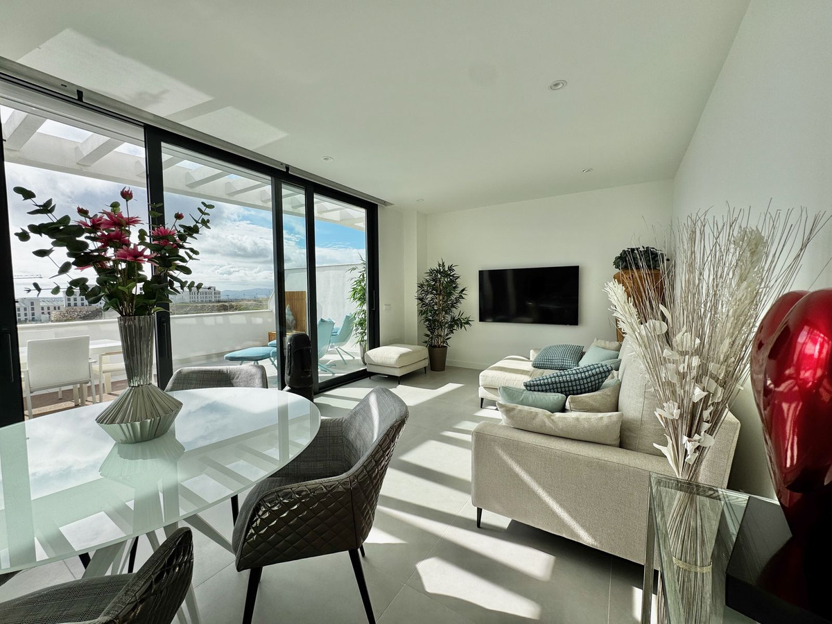 2 Bed Apartment for sale in Fuengirola Costa Del Sol, Málaga, Spain
