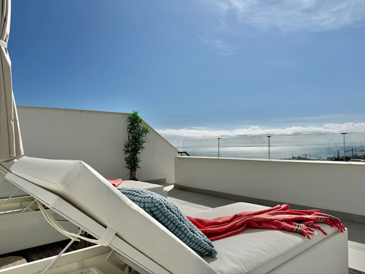 2 Bed Apartment for sale in Fuengirola Costa Del Sol, Málaga, Spain
