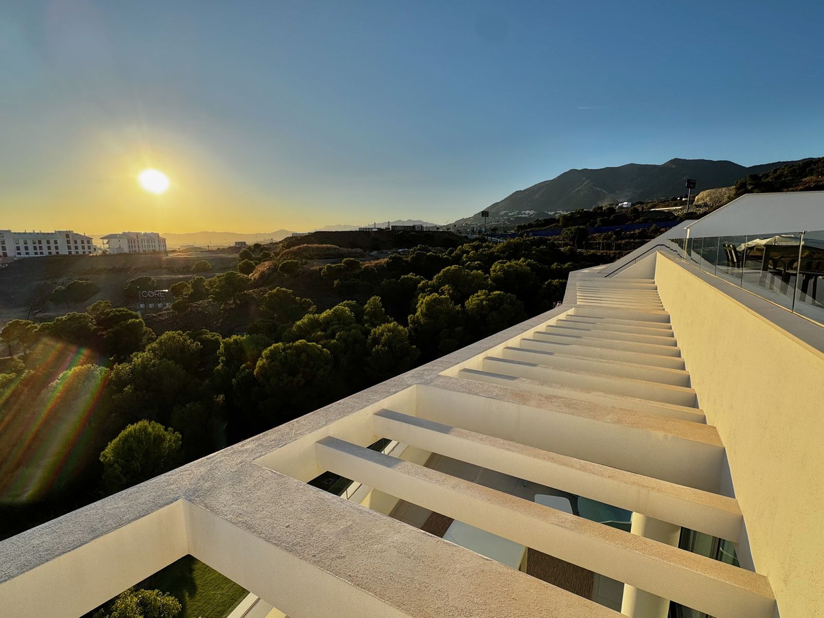 2 Bed Apartment for sale in Fuengirola Costa Del Sol, Málaga, Spain