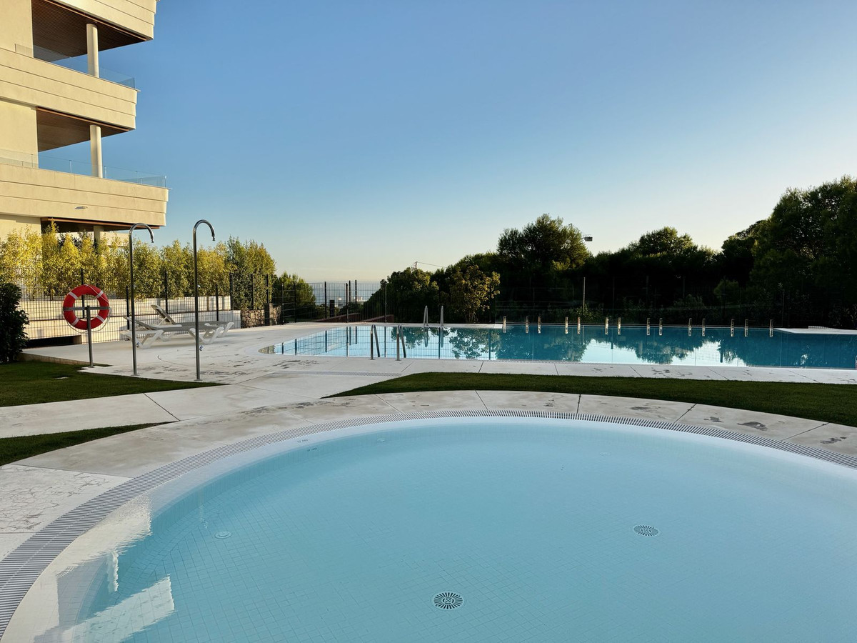 2 Bed Apartment for sale in Fuengirola Costa Del Sol, Málaga, Spain