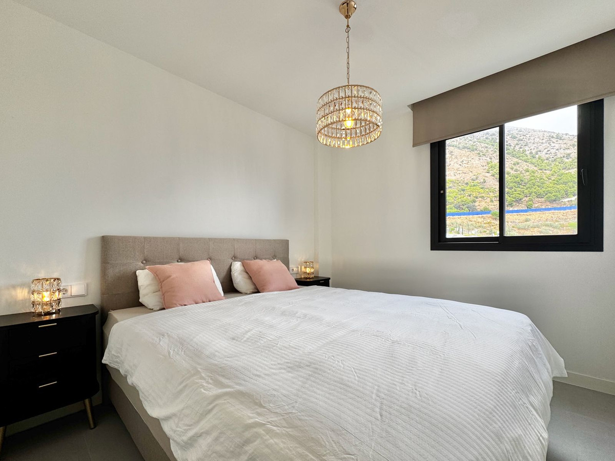 2 Bed Apartment for sale in Fuengirola Costa Del Sol, Málaga, Spain