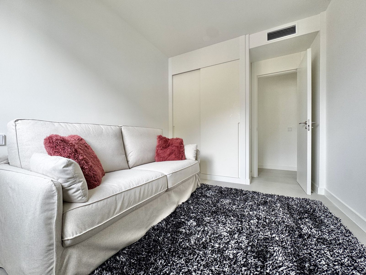 2 Bed Apartment for sale in Fuengirola Costa Del Sol, Málaga, Spain