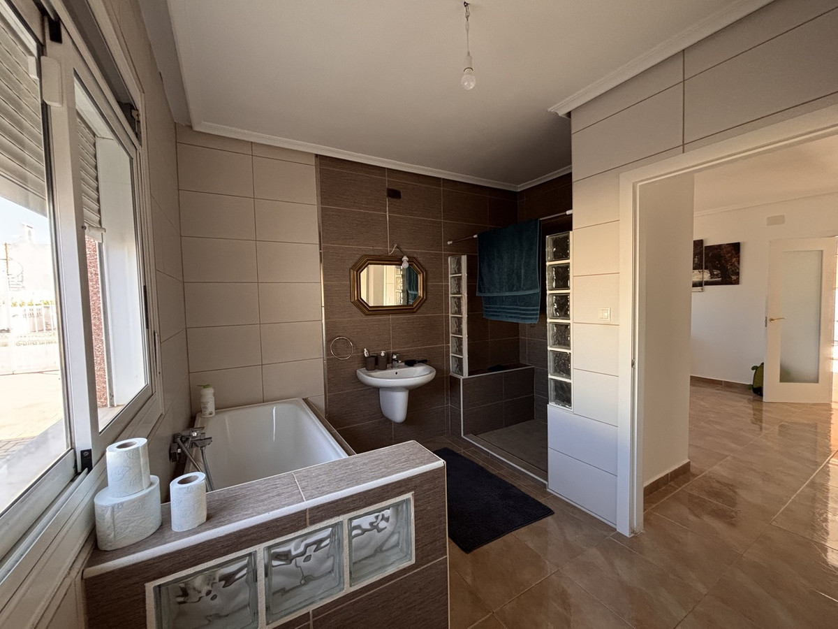 5 Bed Townhouse for sale in Benijofar Costa Blanca, Alicante, Spain