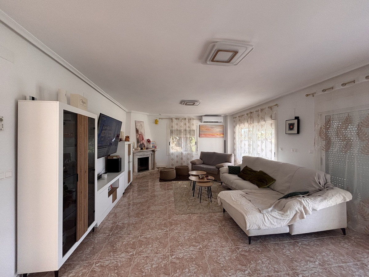 5 Bed Townhouse for sale in Benijofar Costa Blanca, Alicante, Spain