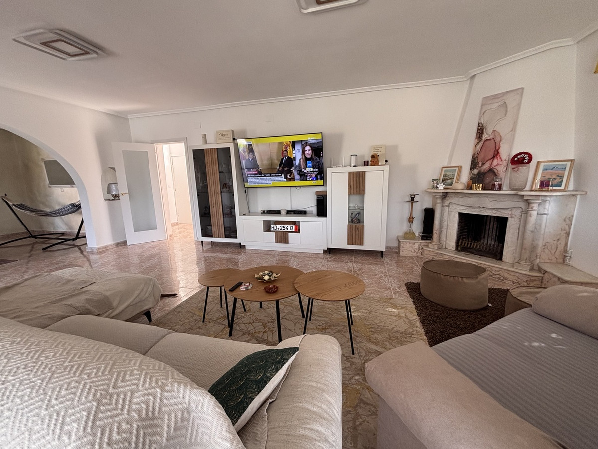 5 Bed Townhouse for sale in Benijofar Costa Blanca, Alicante, Spain
