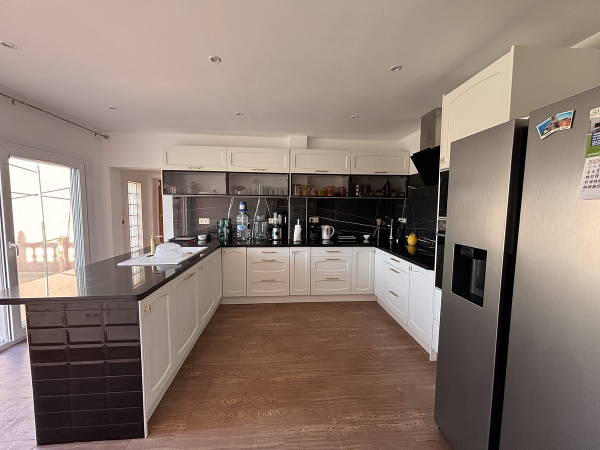 5 Bed Townhouse for sale in Benijofar Costa Blanca, Alicante, Spain