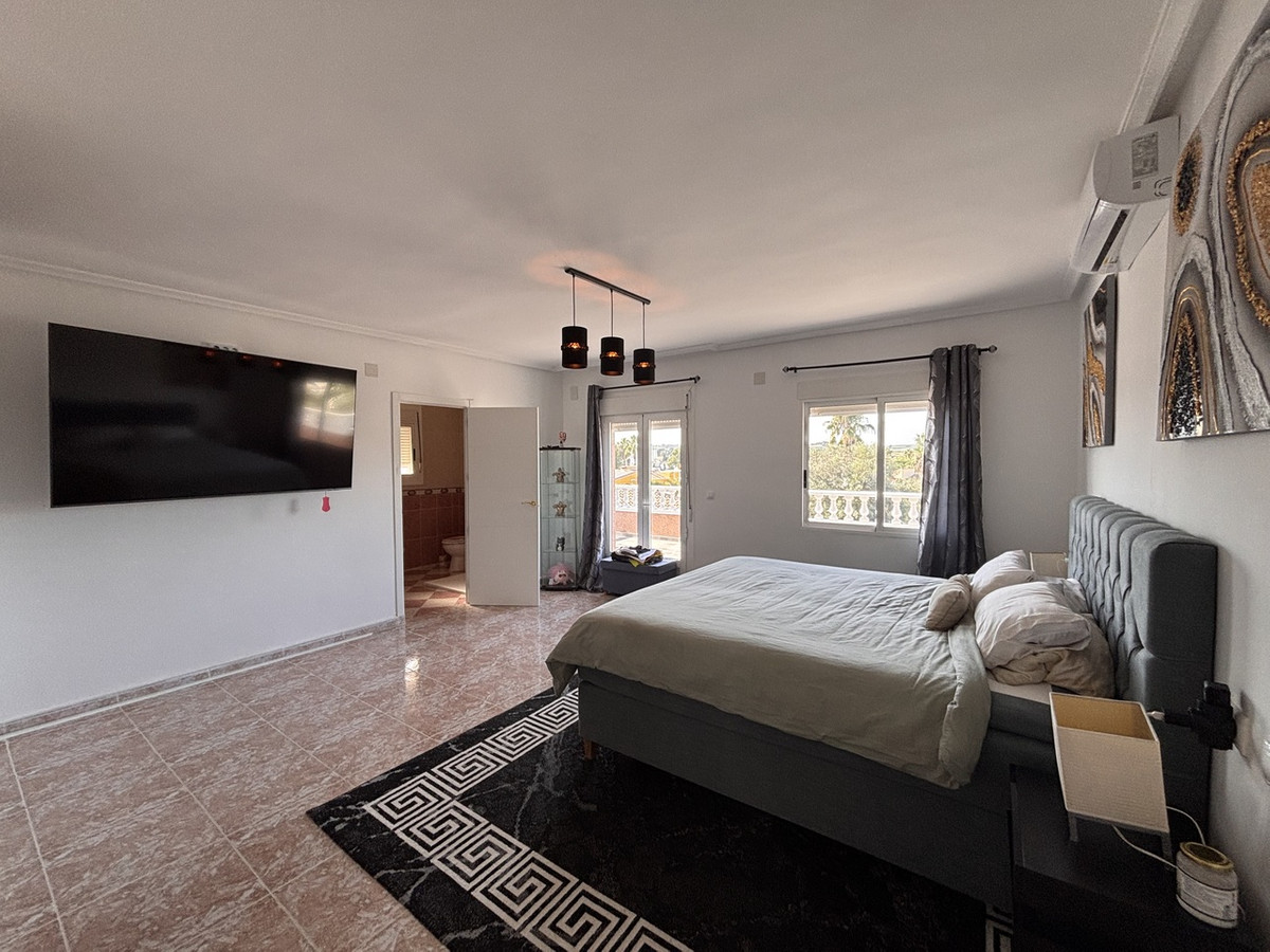 5 Bed Townhouse for sale in Benijofar Costa Blanca, Alicante, Spain