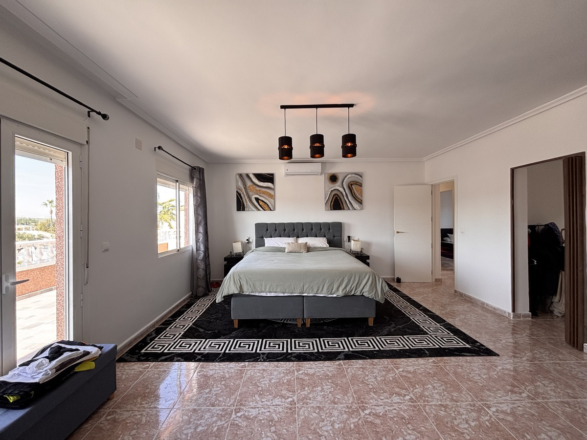 5 Bed Townhouse for sale in Benijofar Costa Blanca, Alicante, Spain