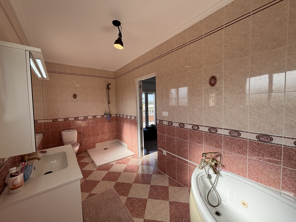 5 Bed Townhouse for sale in Benijofar Costa Blanca, Alicante, Spain