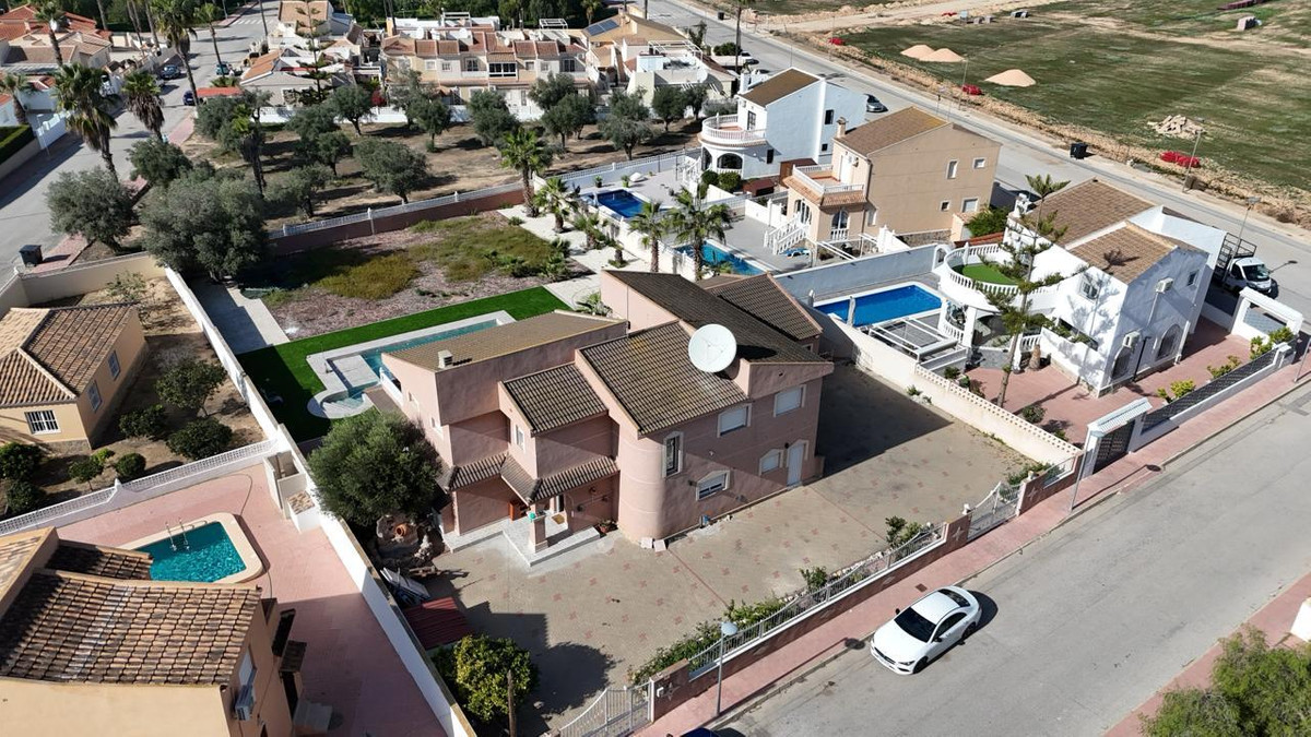 5 Bed Townhouse for sale in Benijofar Costa Blanca, Alicante, Spain