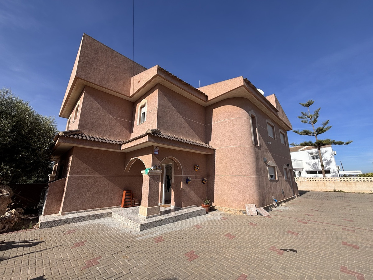5 Bed Townhouse for sale in Benijofar Costa Blanca, Alicante, Spain